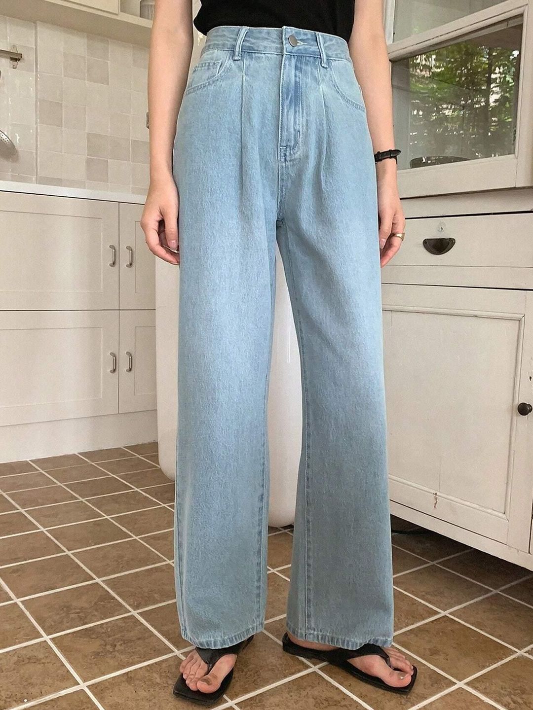 Kotty Women Jean Straight Fit High-Rise Stretchable Jeans