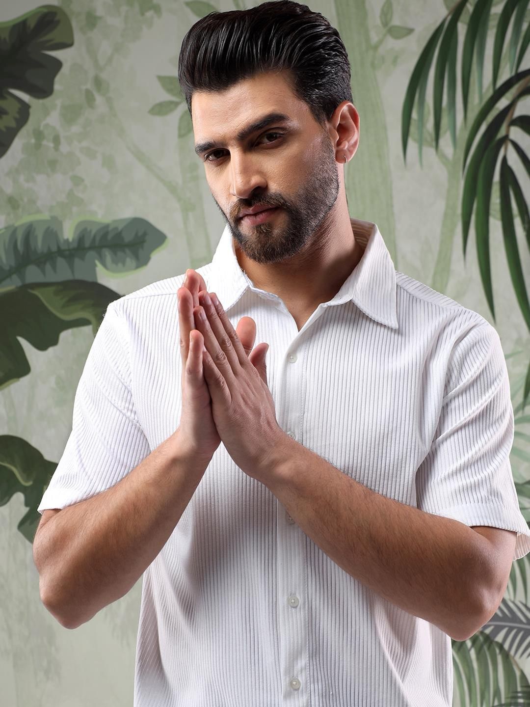 Kotty Men Vertical Stripes Casual Shirt