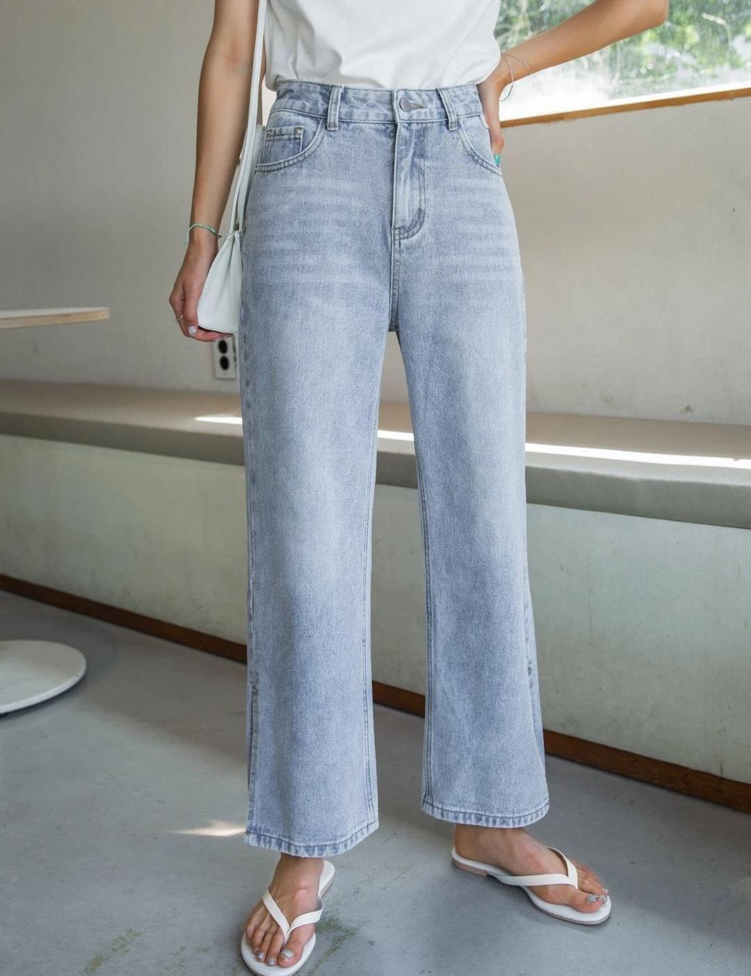 Kotty Women Clean Look Bootcut Light Fade Whiskers and Chevrons Cotton Stretchable Jeans