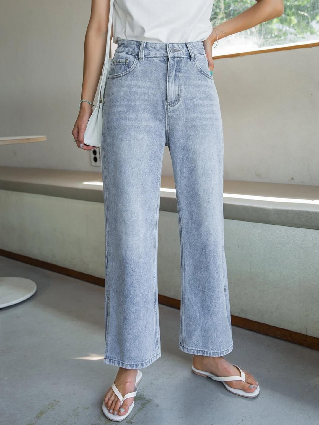 Kotty Women Clean Look Bootcut Light Fade Whiskers and Chevrons Cotton Stretchable Jeans