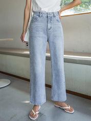 Kotty Women Clean Look Bootcut Light Fade Whiskers and Chevrons Cotton Stretchable Jeans