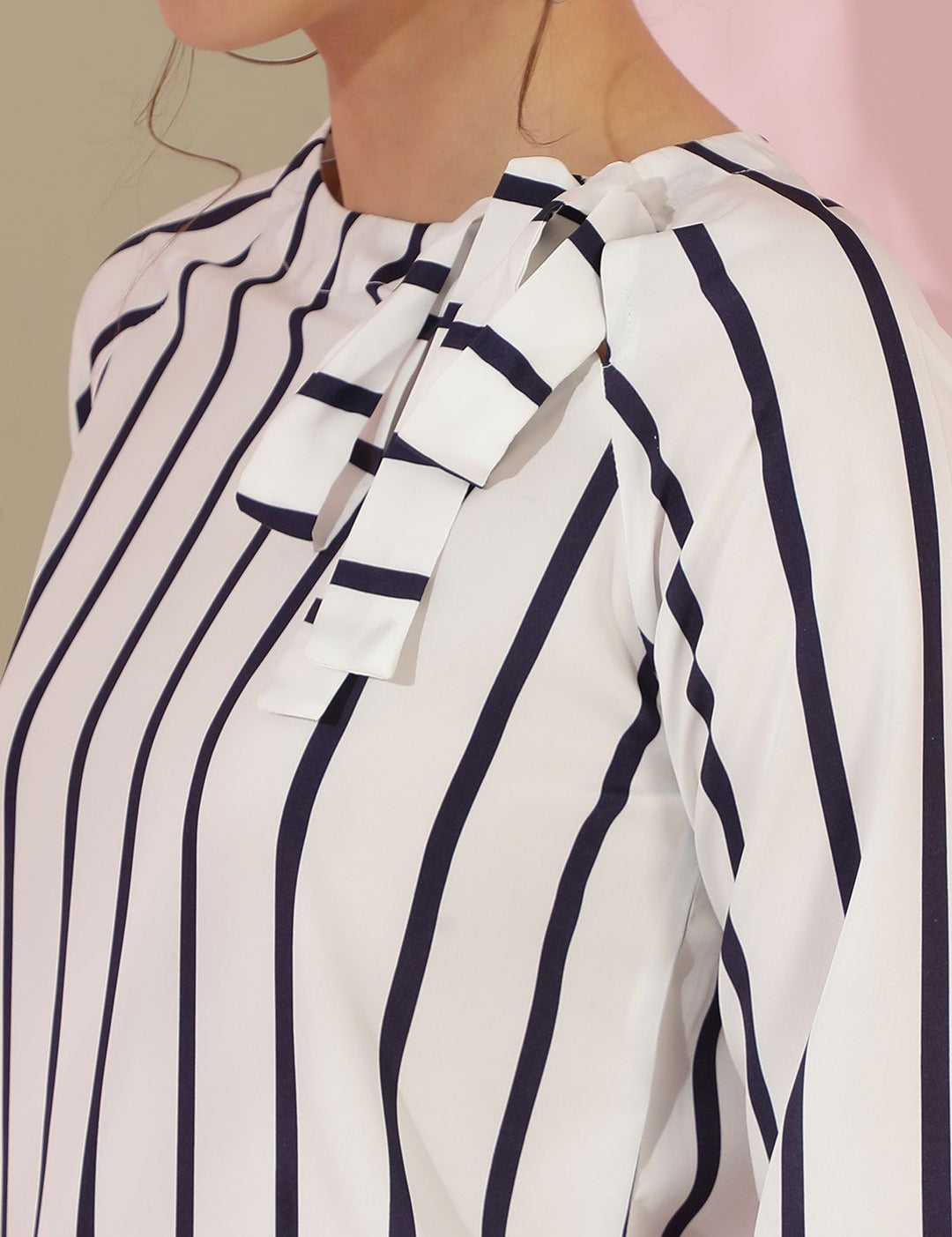 Kotty Women Vertical Striped Round Neck  Top