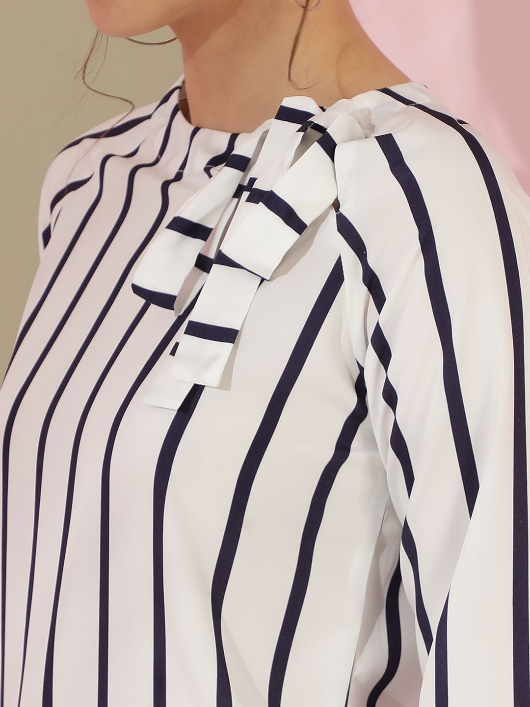 Kotty Women Vertical Striped Round Neck  Top