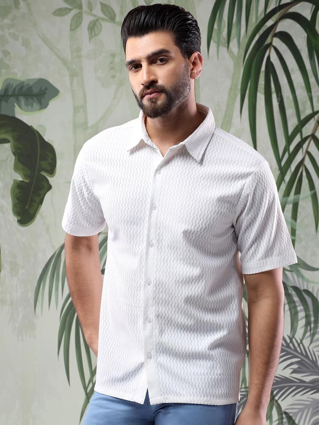 Kotty Men Spread Collar Textured Casual Shirt