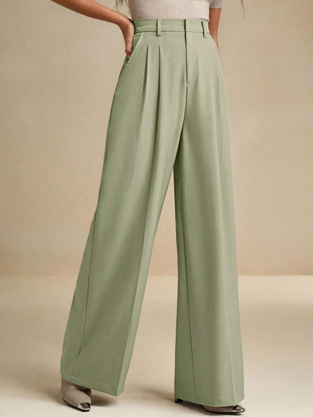 Kotty Women Relaxed Straight Leg High-Rise Pleated Trousers
