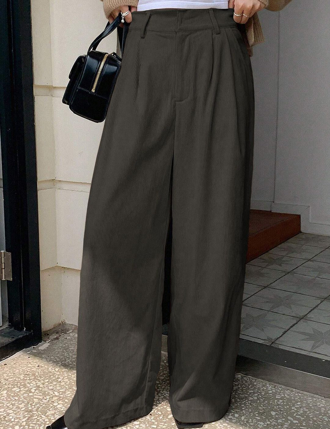 Kotty Women Relaxed Straight Leg Loose Fit High-Rise Corduroy Trousers