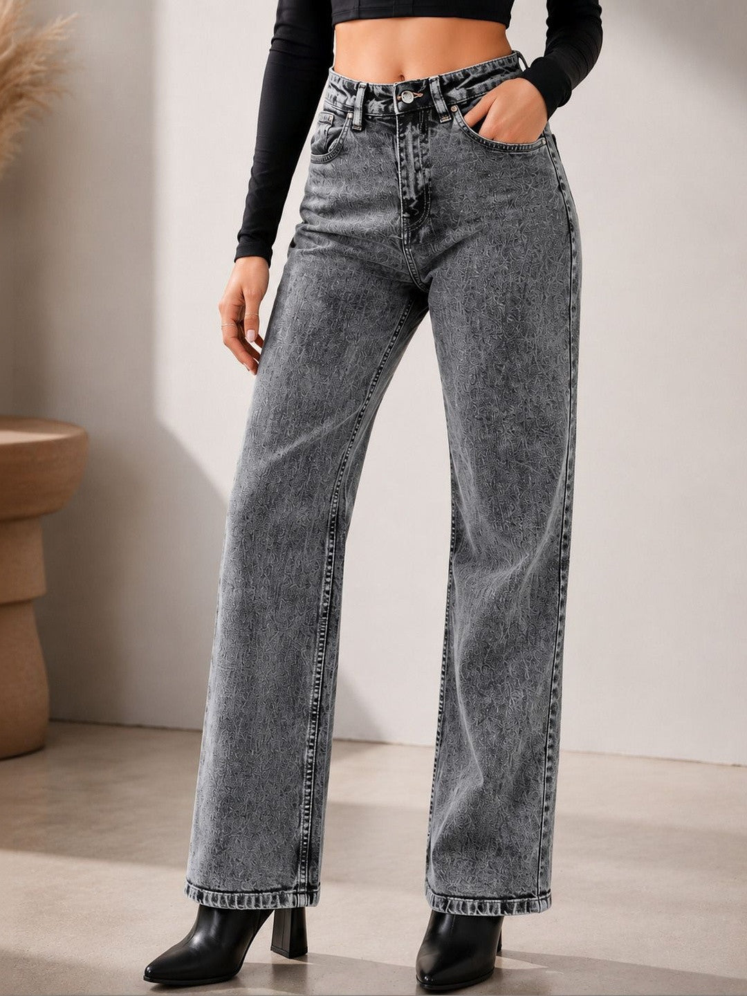 Kotty Women Jean High-Rise Mildly Distressed Light Fade Stretchable Jeans