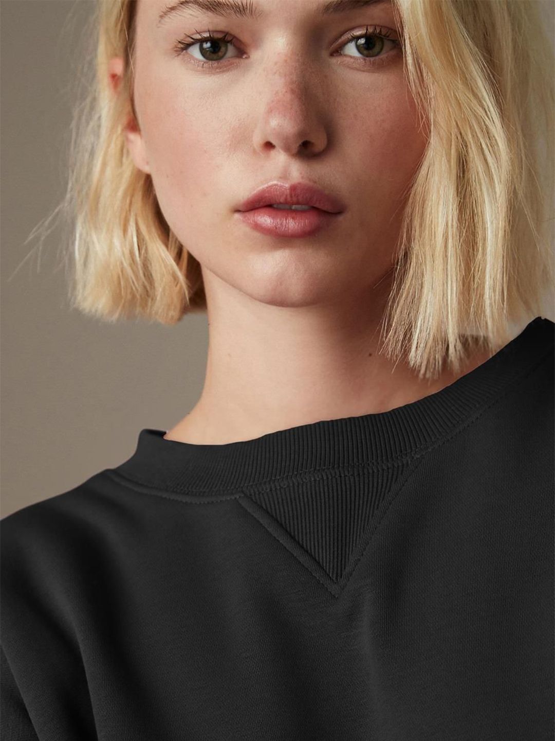 Kotty Women Round Neck Long Sleeves Sweatshirt