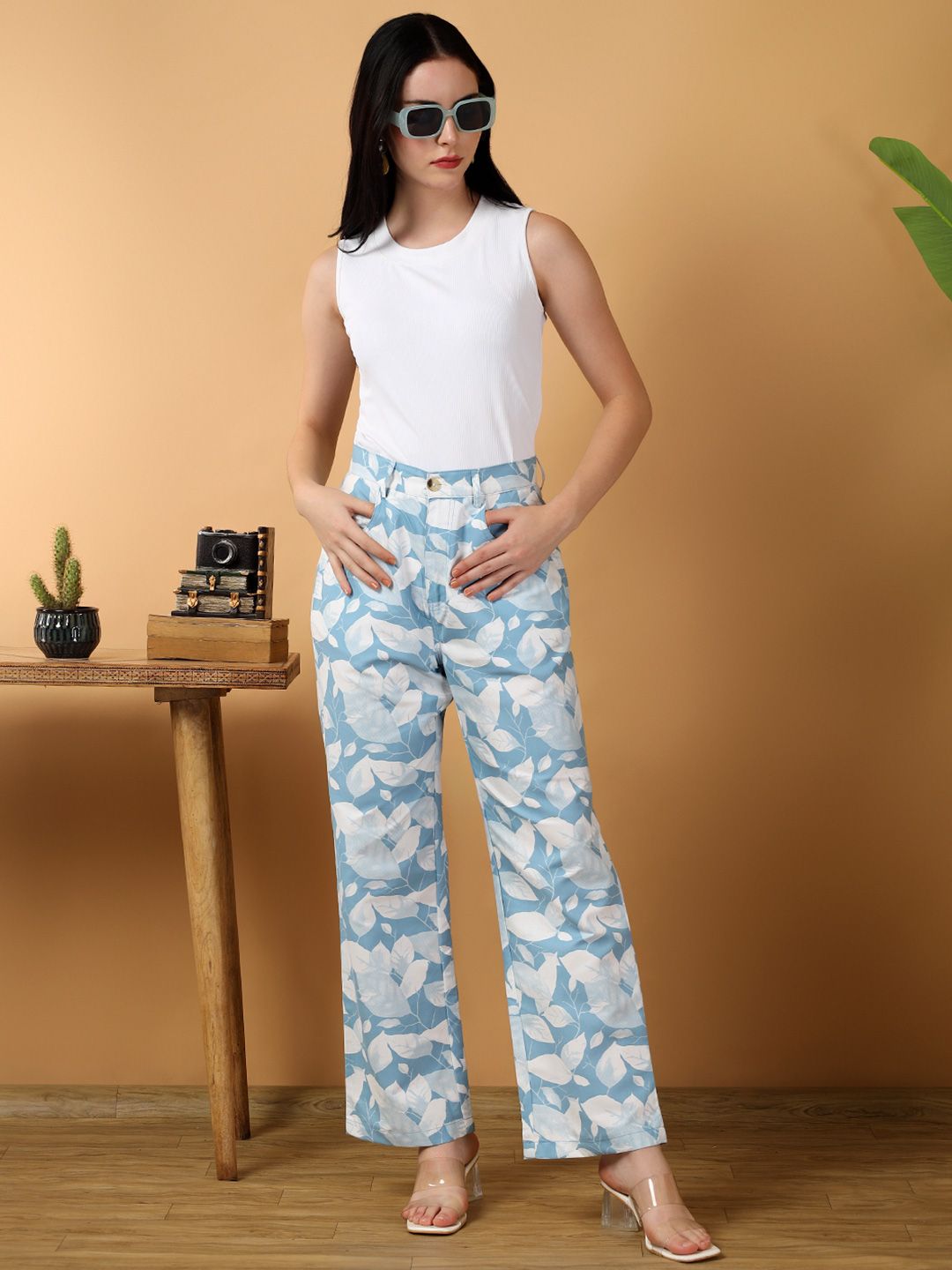 Kotty Women Floral Printed Relaxed Straight Leg Straight Fit Easy Wash Trousers