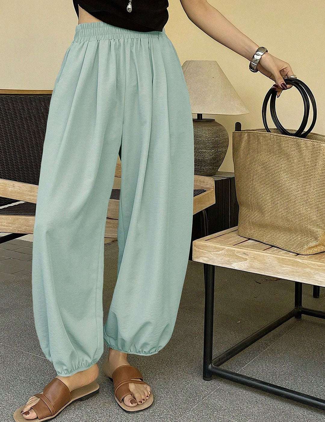 Kotty Women Relaxed Fit High-Rise Regular Trousers