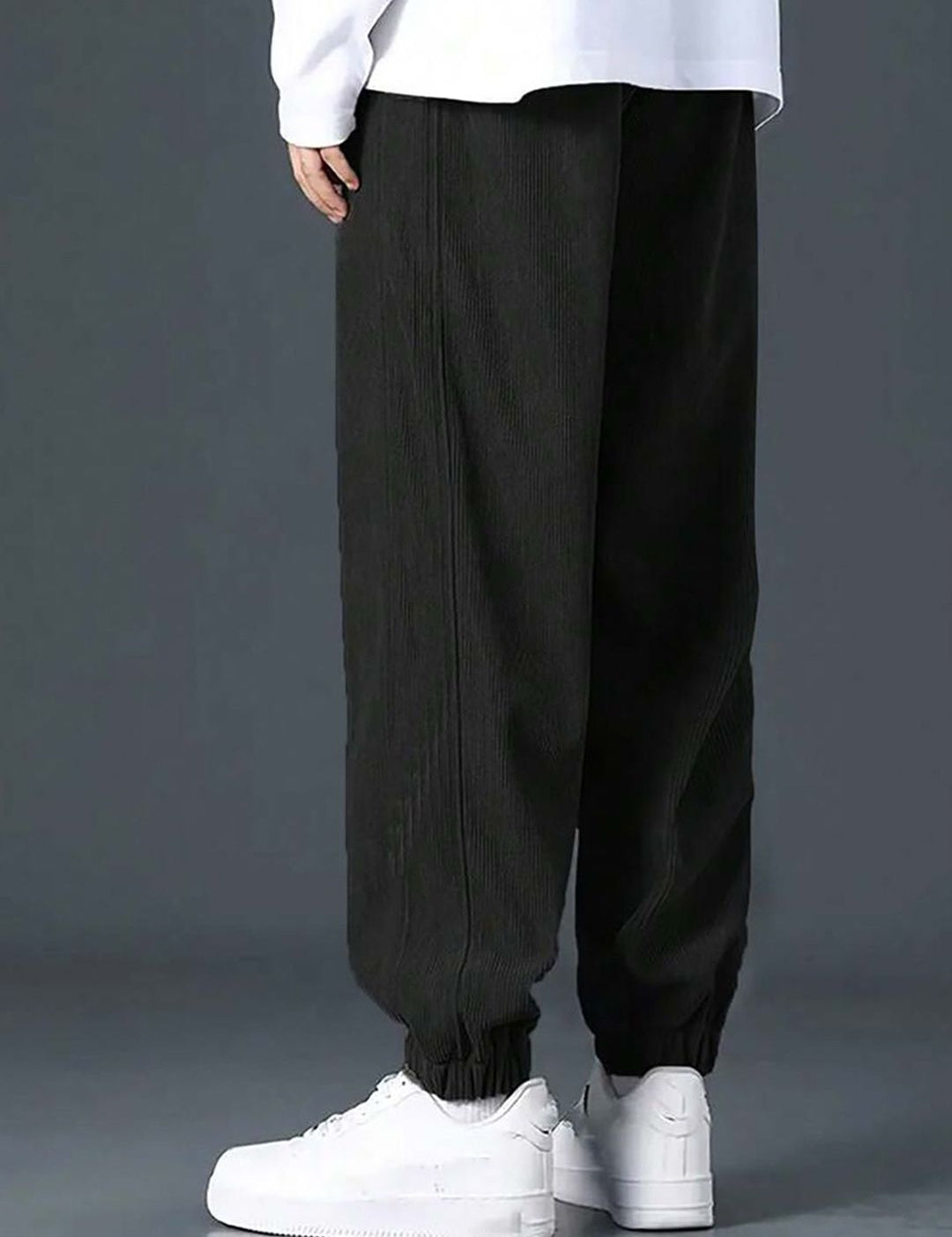 Kotty Men Relaxed High-Rise Corduroy Joggers Trousers