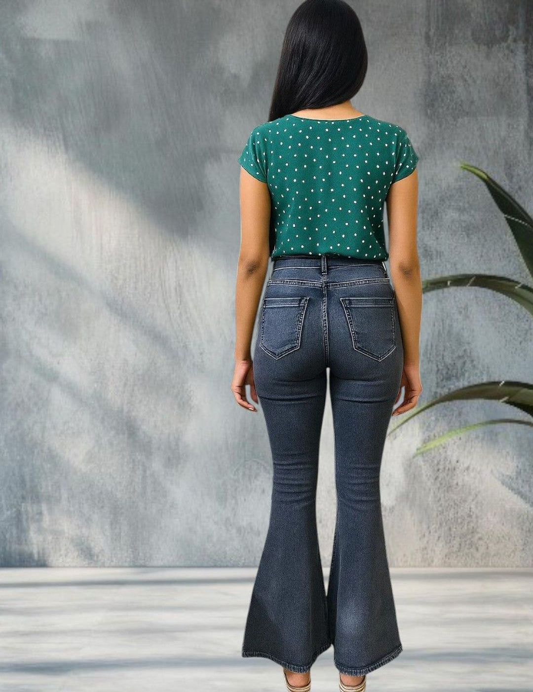 Kotty Bootcut High-Rise Mildly Distressed Light Fade Stretchable Jeans