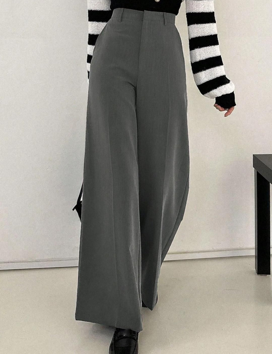Kotty Women Grey High-Rise Wide Leg Formal Trouser
