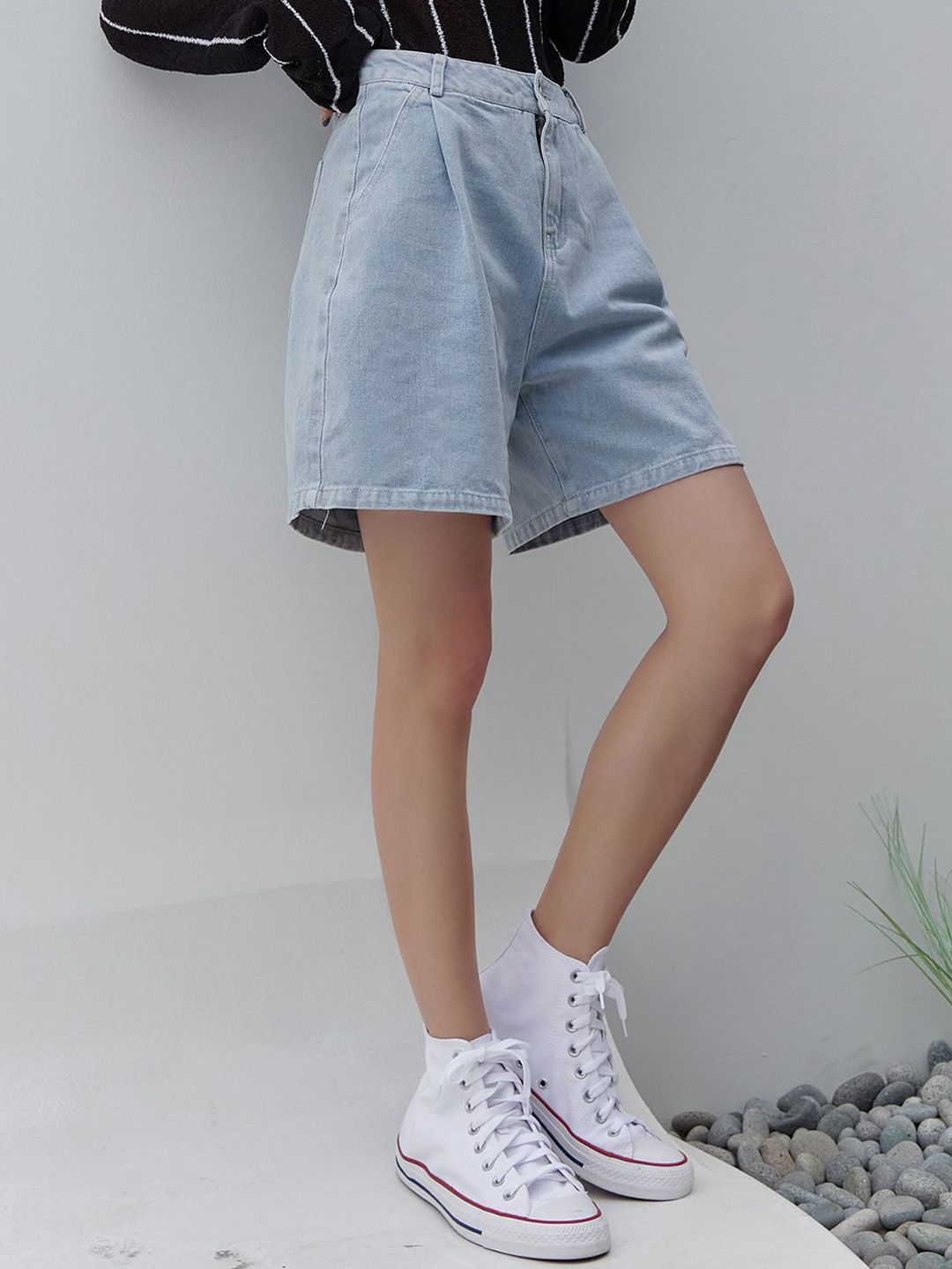 Kotty Women High-Rise Denim Shorts