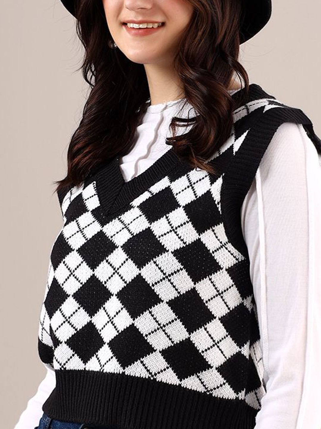 Kotty Women Printed Crop Sweater Vest