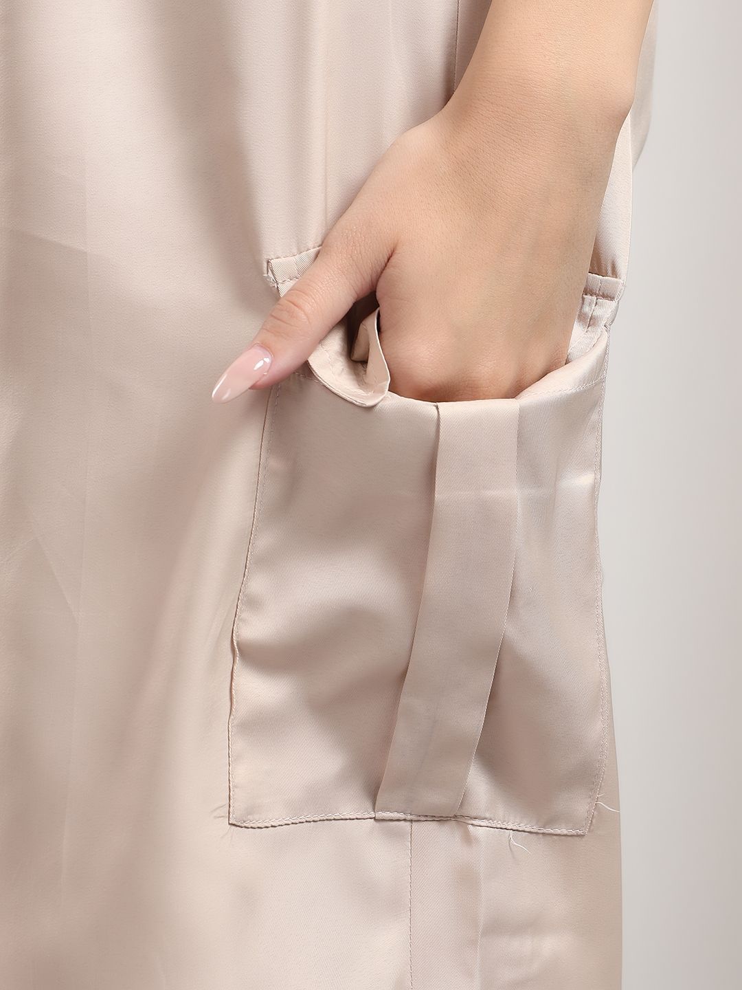 Kotty Women High-Rise Easy Wash Pleated Cargos Trousers