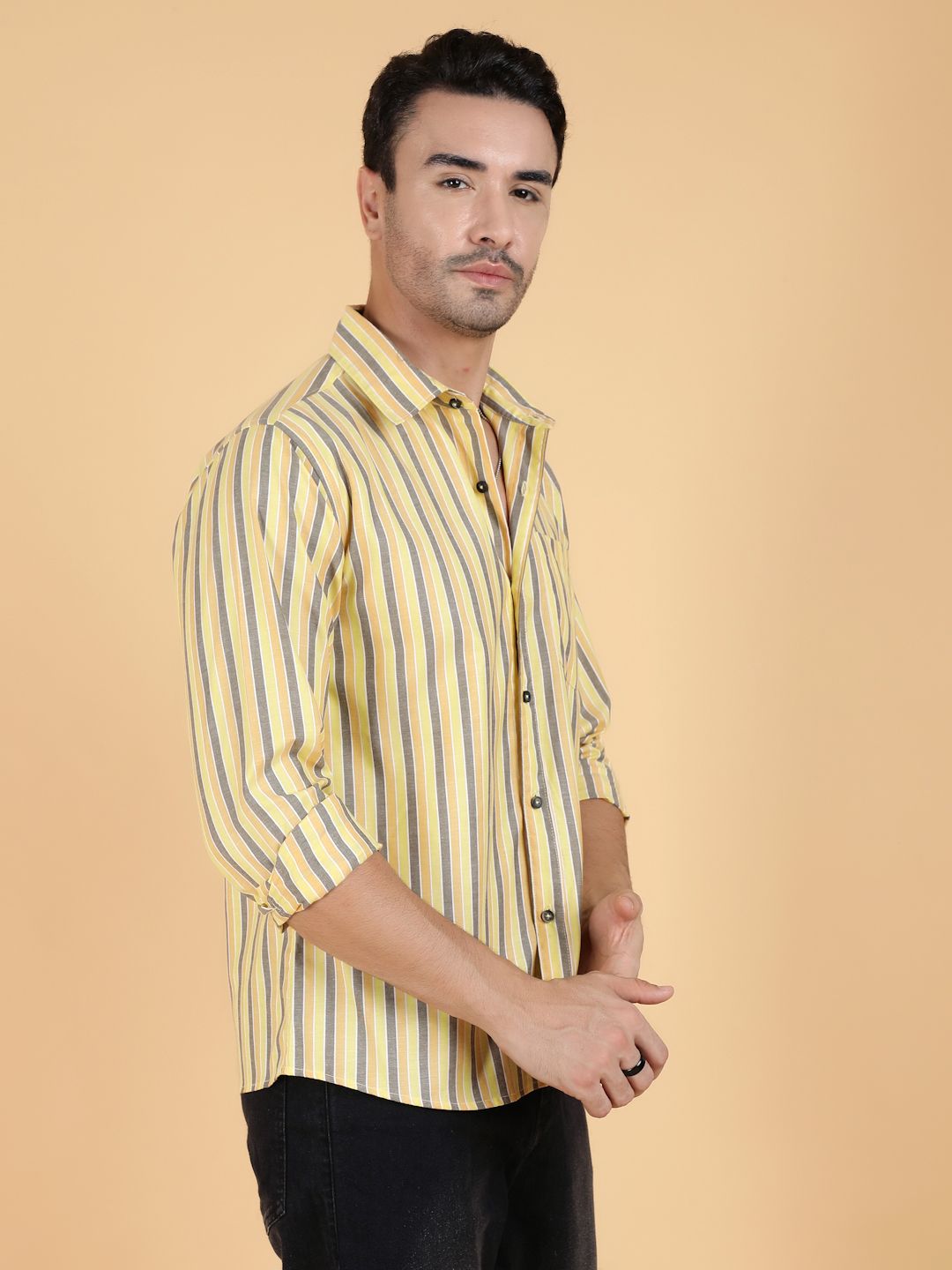 Kotty Men Relaxed Spread Collar Graphic Printed Casual Shirt