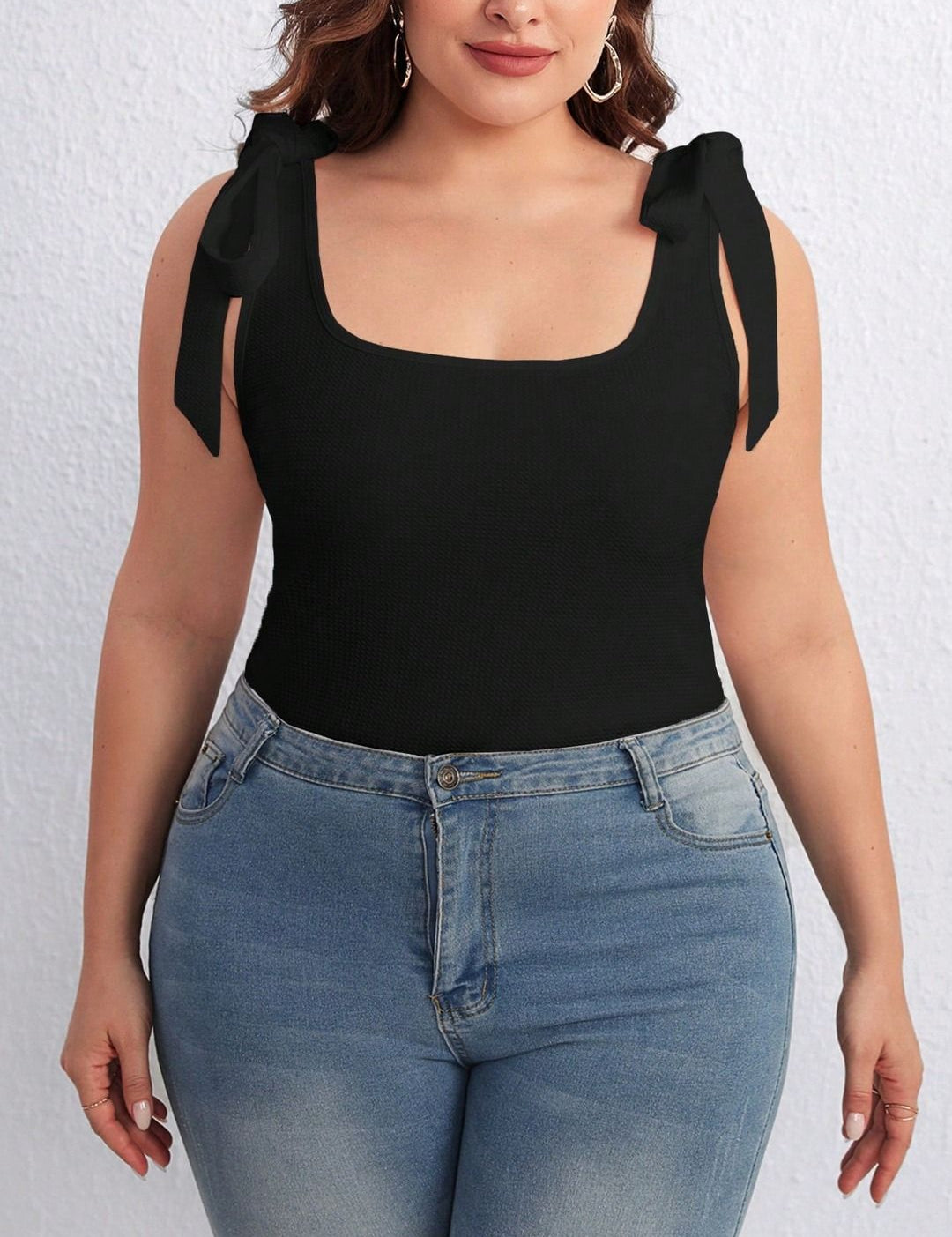 KOTTY Women Solid Scoop Neck Crop Top