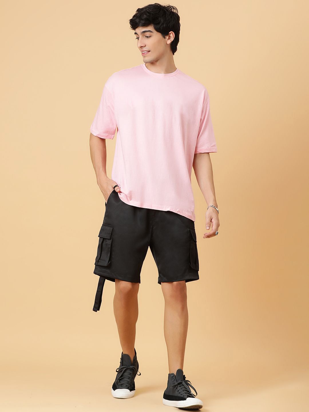Kotty Men Low-Rise Cargo Shorts