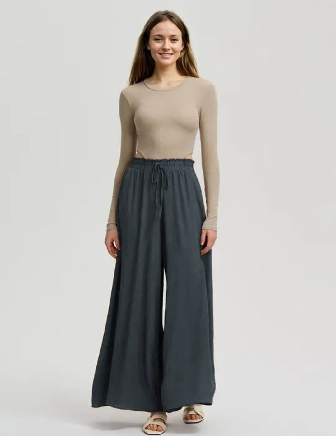 Kotty Women Relaxed Loose Fit High-Rise Wide Leg Trousers