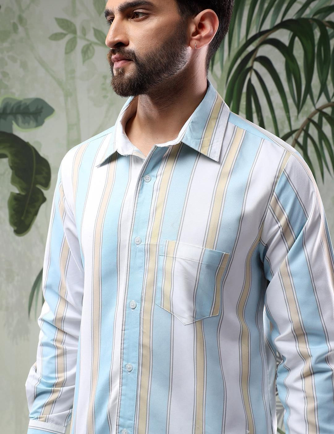 Kotty Men Cutaway Collar Vertical Striped Casual Shirt