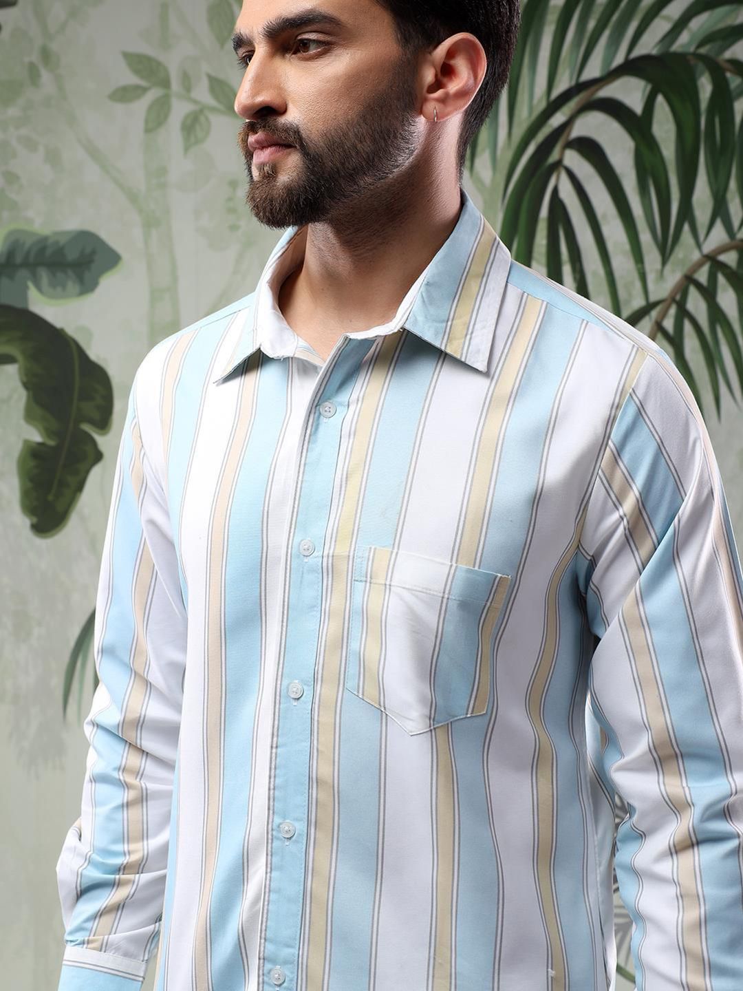 Kotty Men Cutaway Collar Vertical Striped Casual Shirt