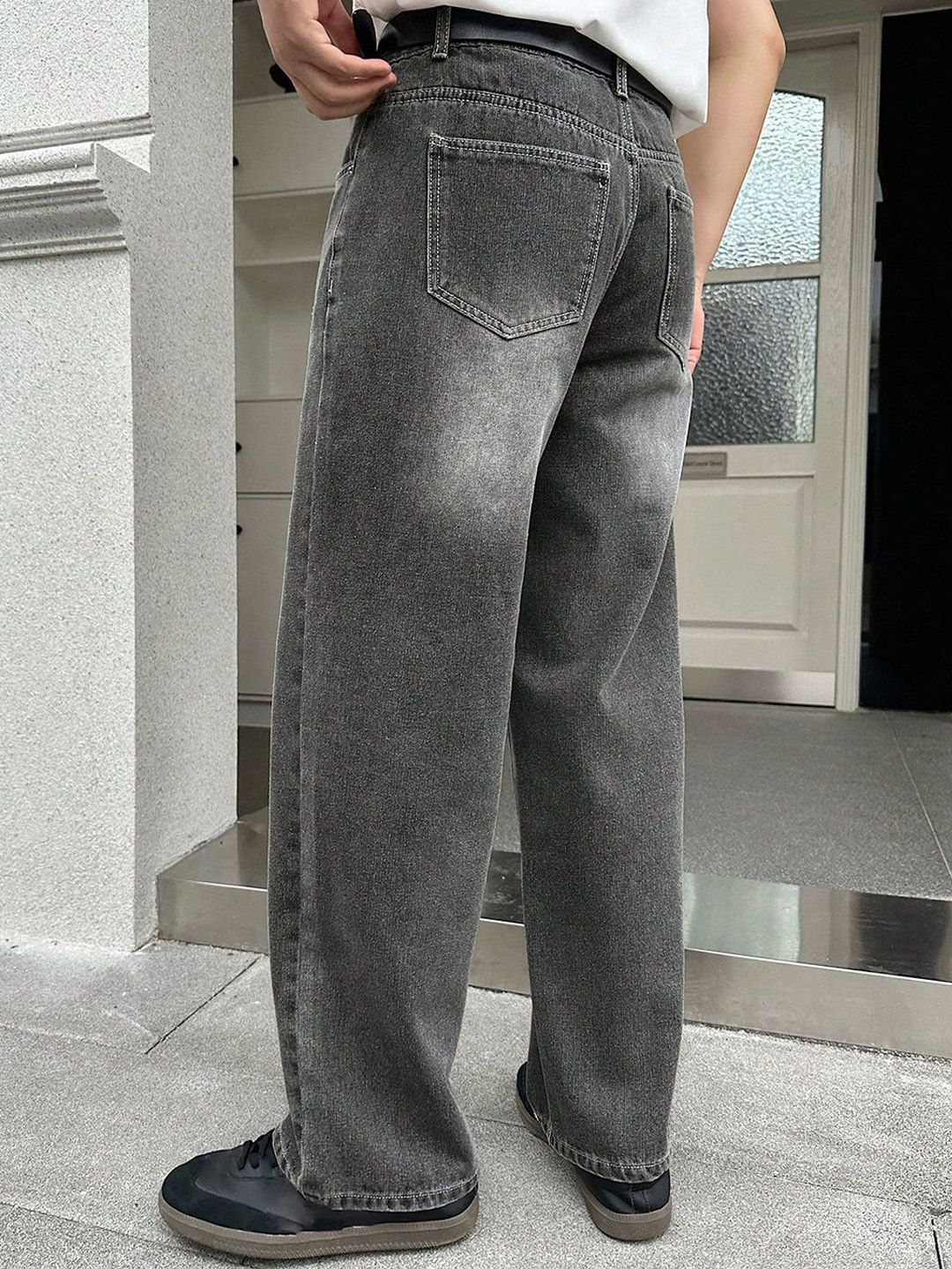 Kotty Men Mid-Rise Jean Wide Leg Heavy Fade Stretchable Cotton Jeans