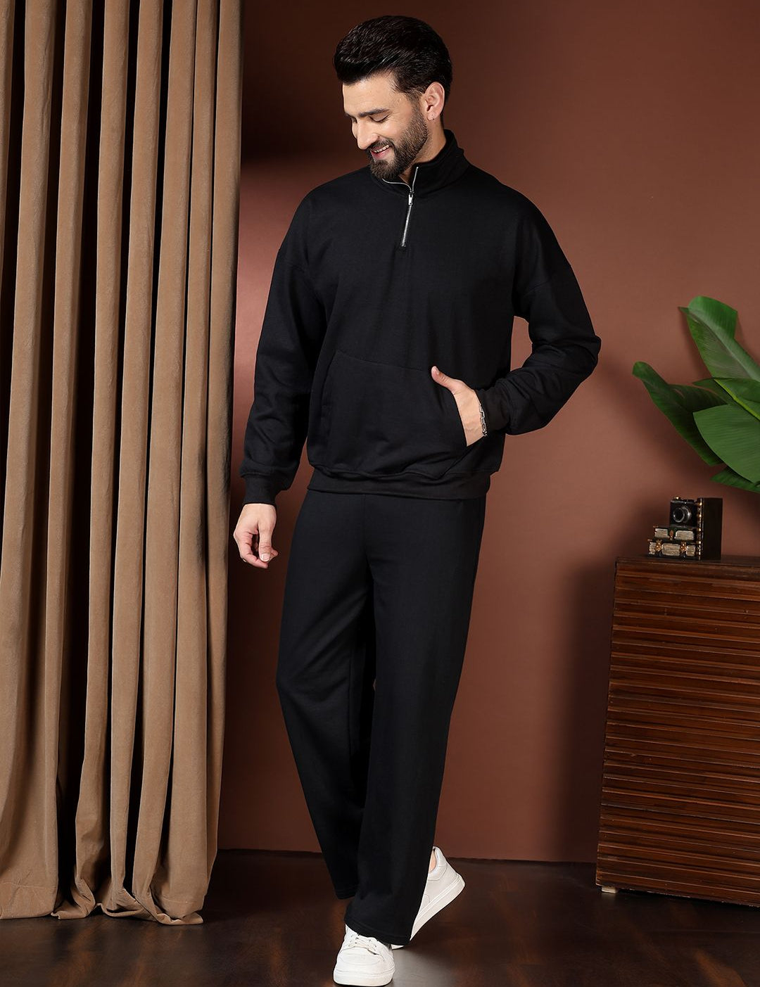 Kotty High Neck Acrylic Sweatshirt With Joggers