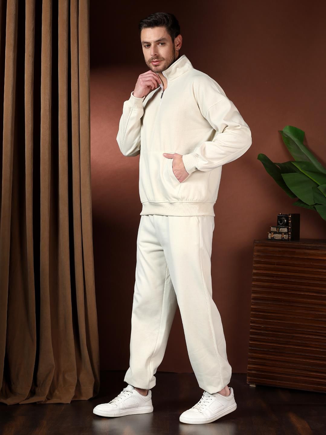 Kotty High Neck Acrylic Sweatshirt With Joggers