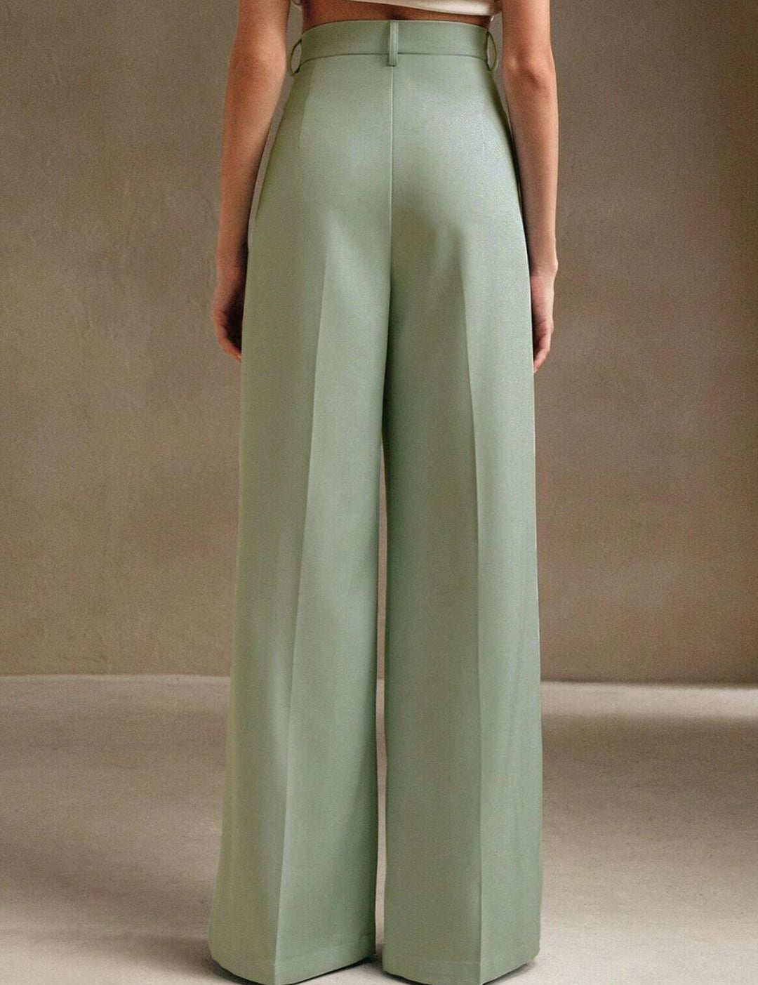 Kotty Women Relaxed Straight Leg High-Rise Pleated Trousers