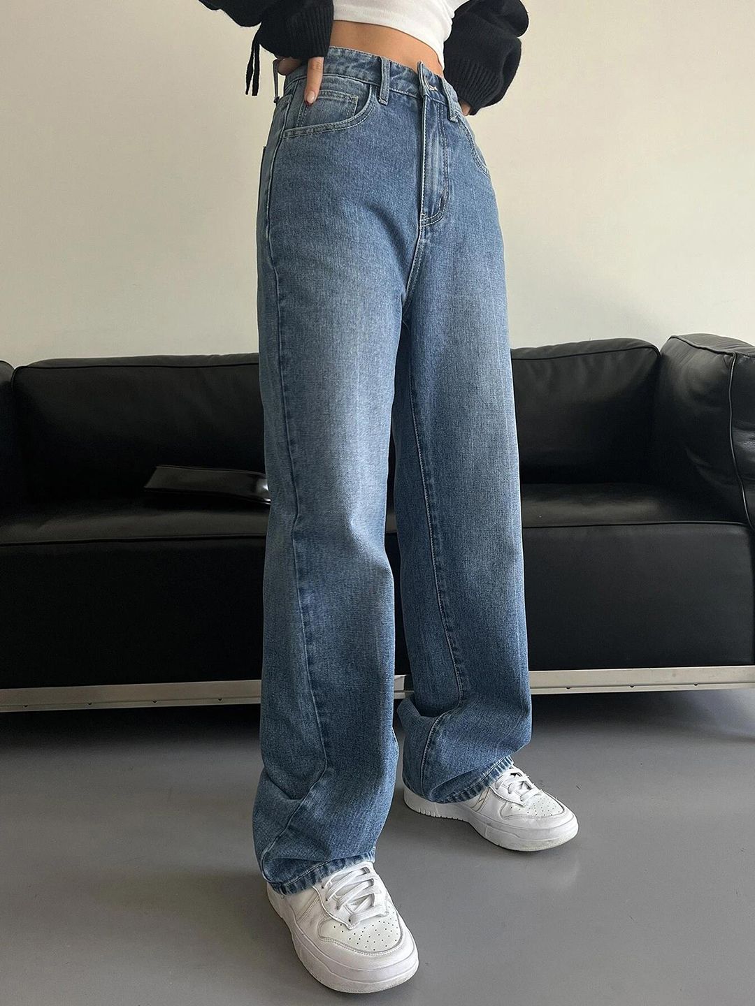 Kotty Women Straight Fit High-Rise Stretchable Jeans