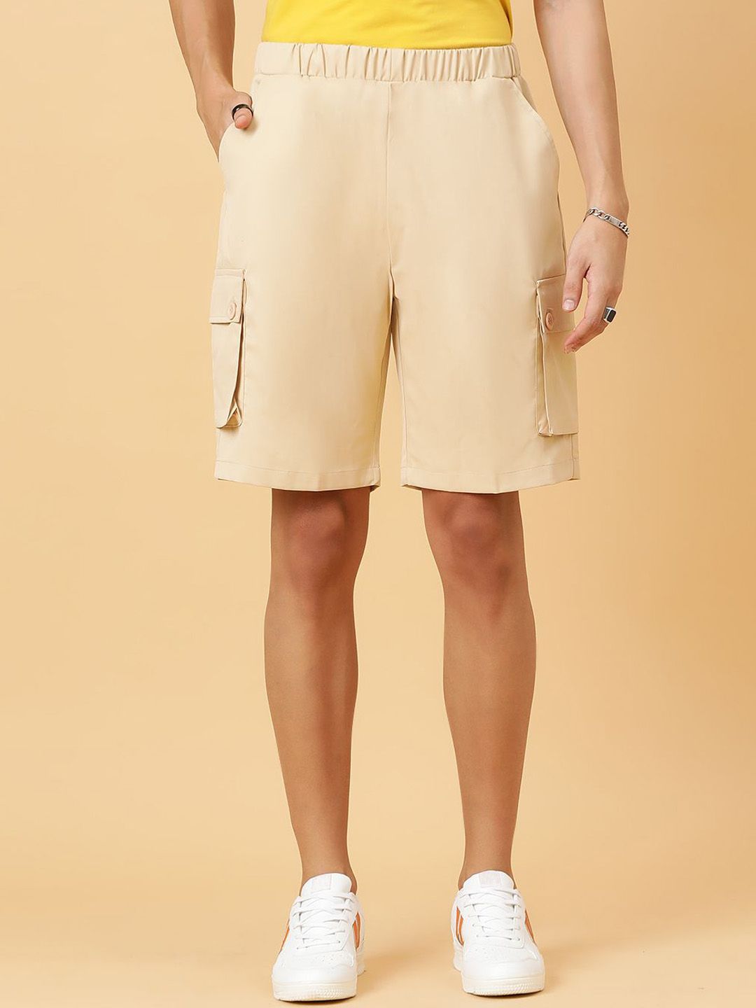 Kotty Men Low-Rise Cargo Shorts