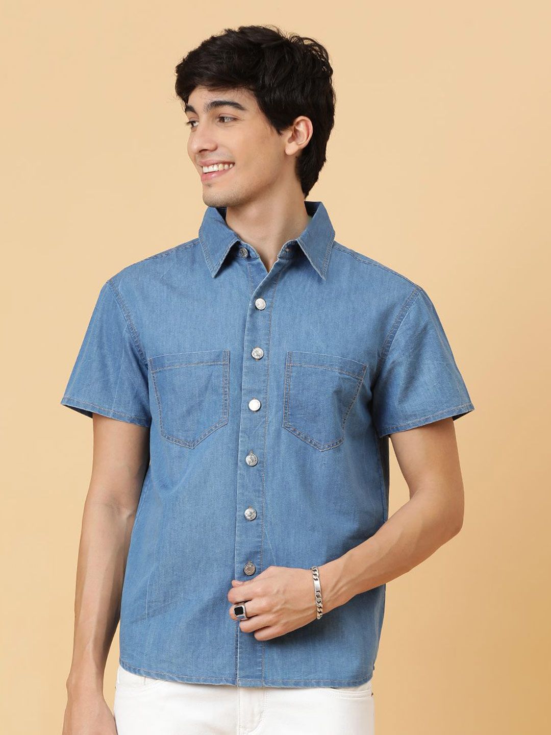 Kotty Men Relaxed Spread Collar Solid Cotton Casual Shirt
