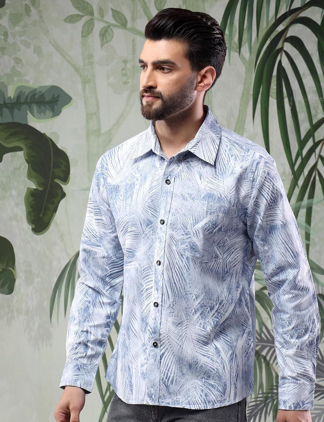 Kotty Men Spread Collar Abstract Printed Casual Shirt