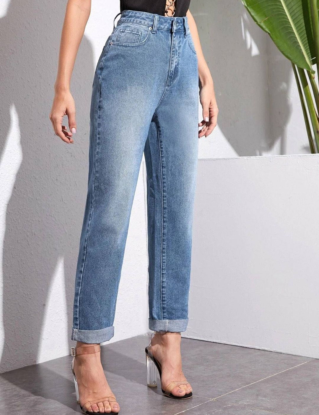 Kotty Women Straight Fit High-Rise Light Fade Stretchable Jeans