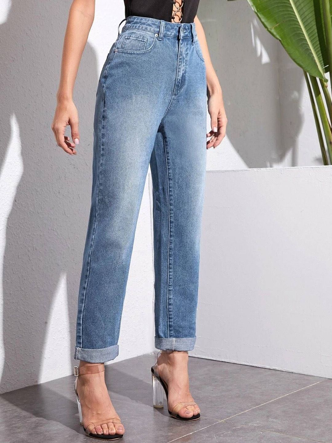 Kotty Women Straight Fit High-Rise Light Fade Stretchable Jeans