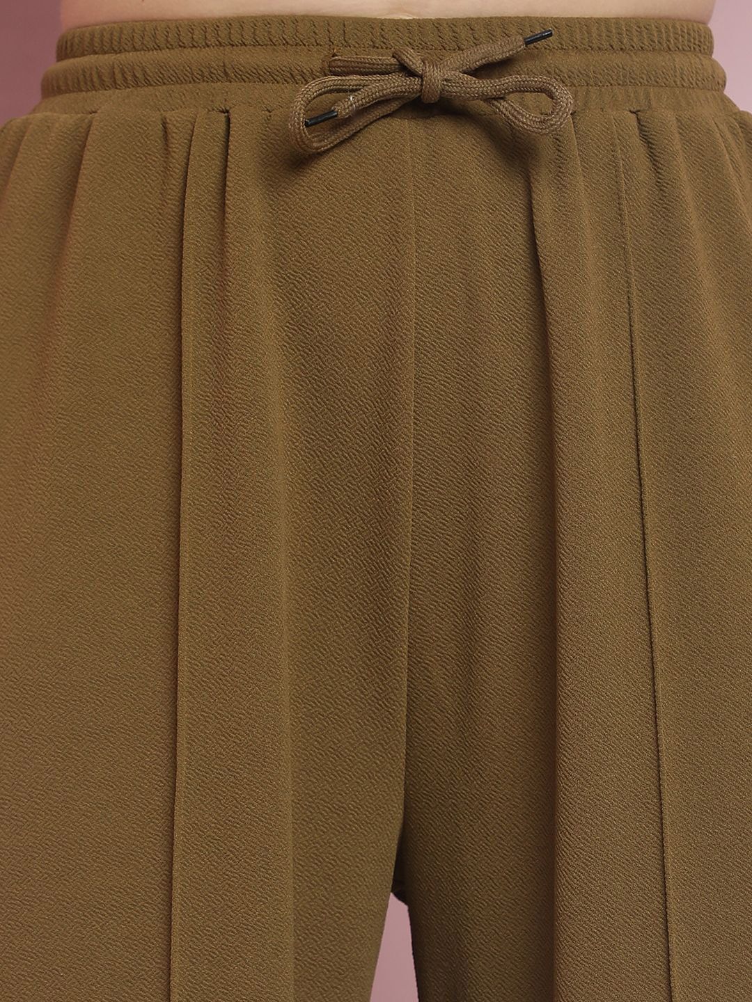 Kotty Women Classic Relaxed High-Rise Pleated Parallel Trousers