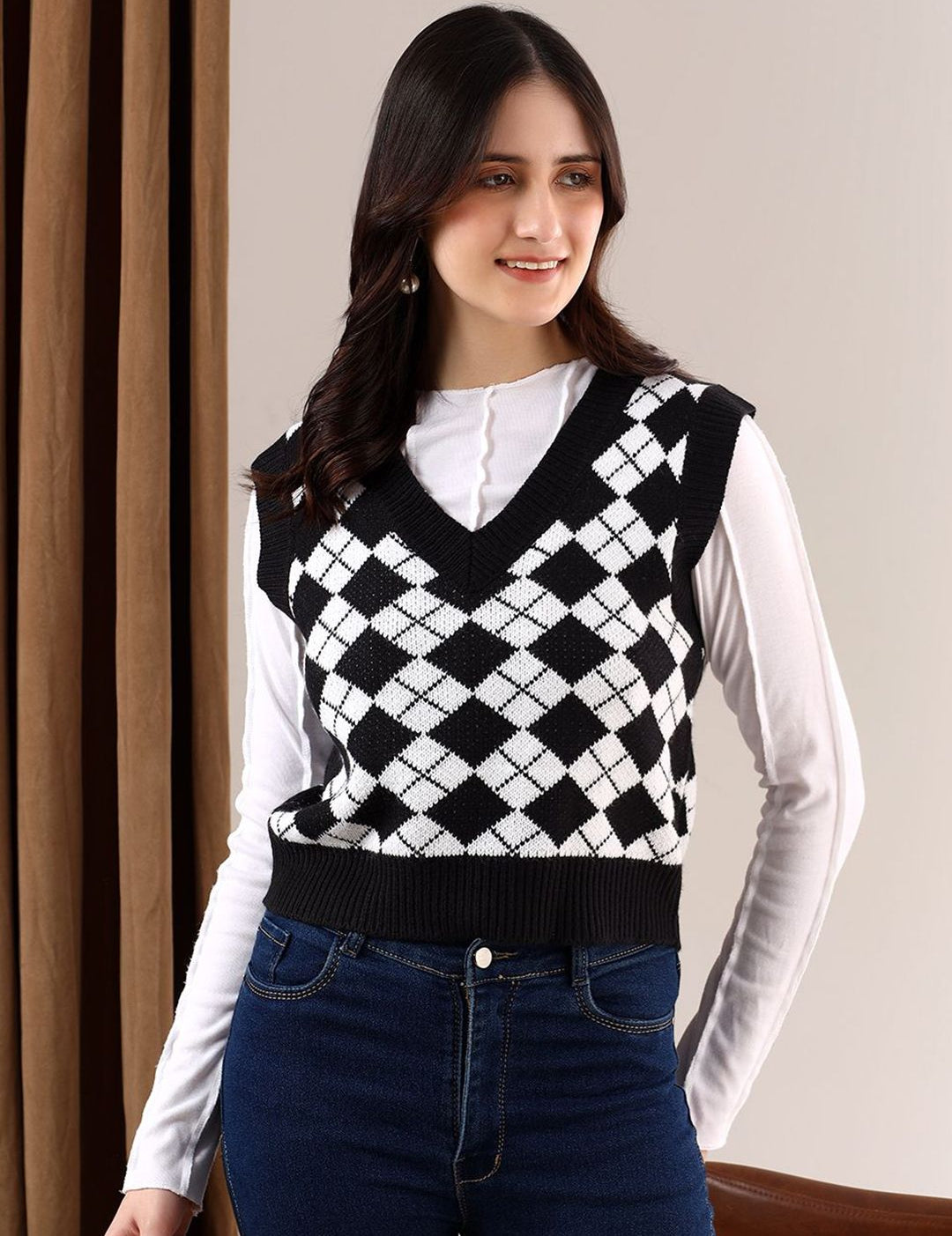 Kotty Women Printed Crop Sweater Vest