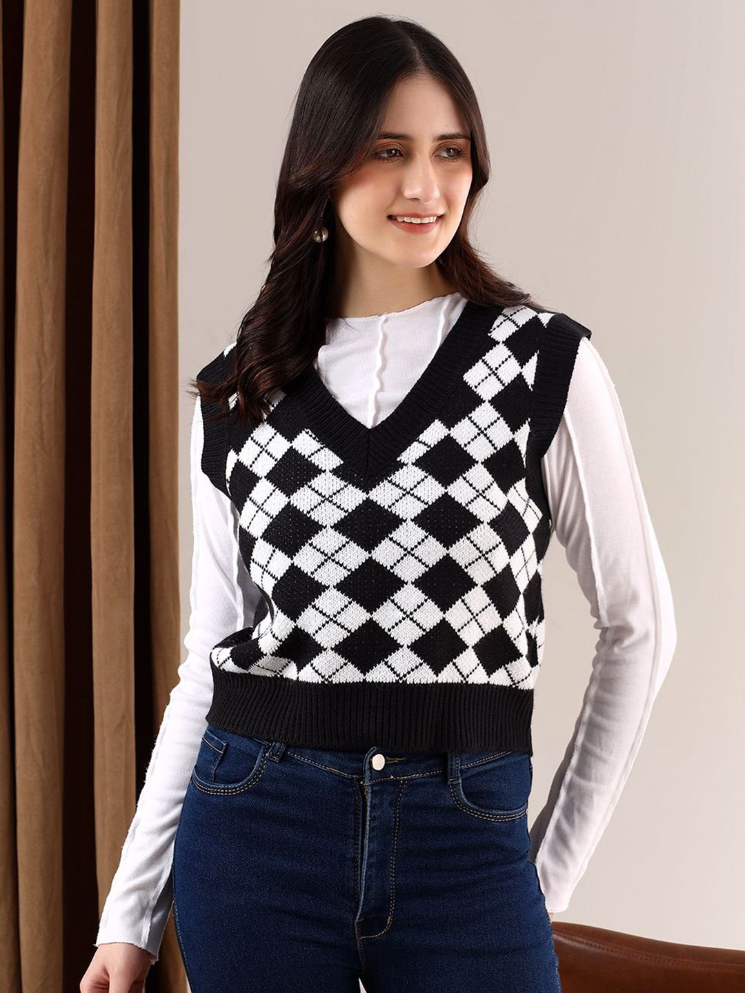 Kotty Women Printed Crop Sweater Vest