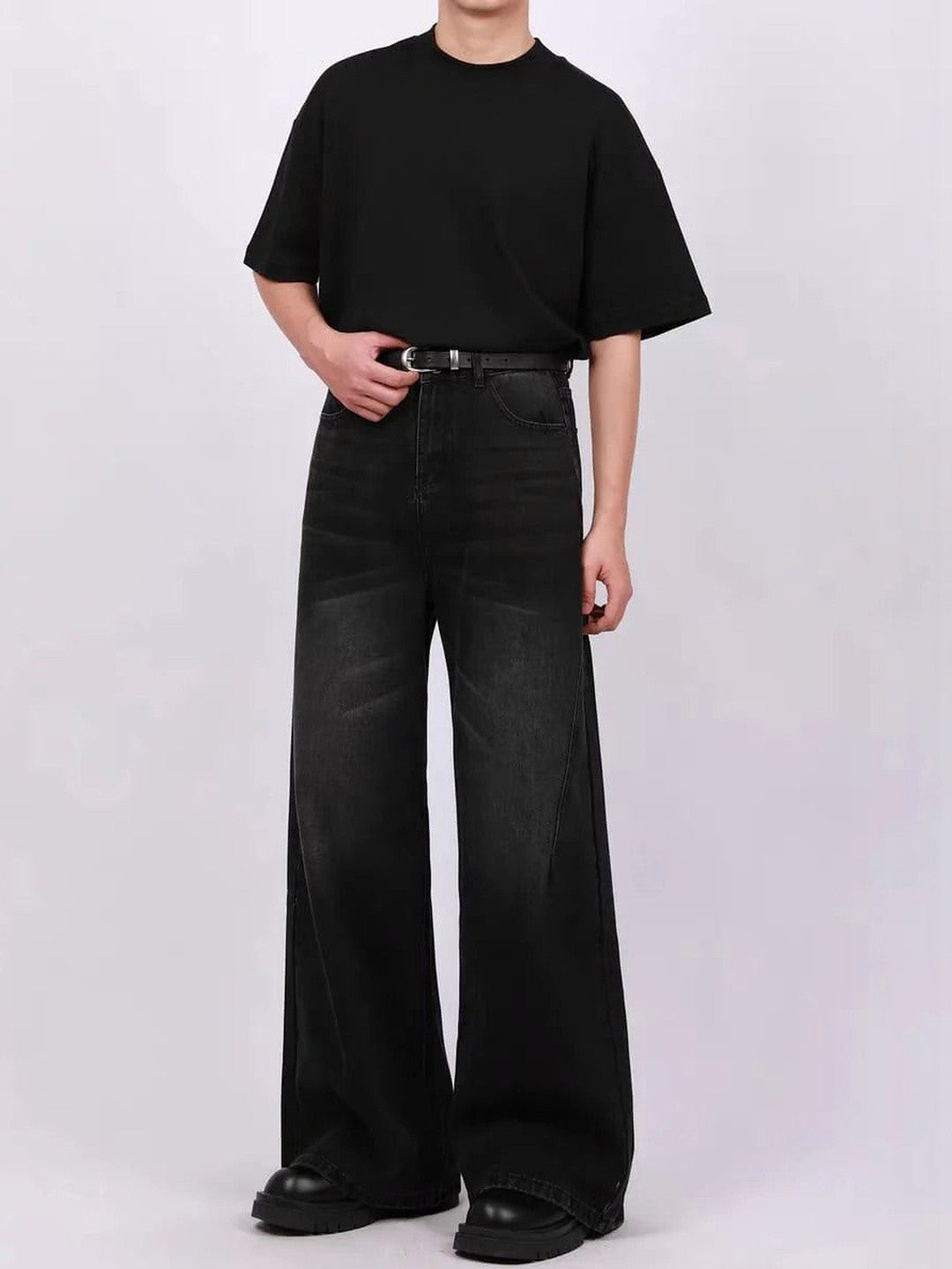 Kotty Men Wide Leg High-Rise Light Fade Stretchable Jeans