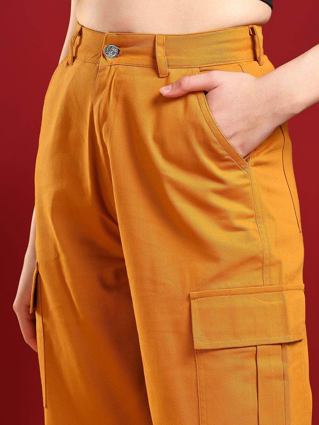 Kotty Women Regular Fit Mid-Rise Cargo Trouser