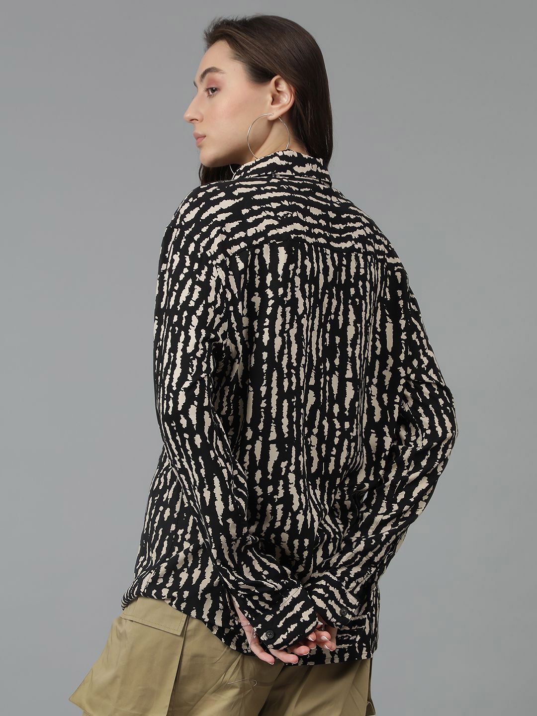 Kotty Women Spread Collar Abstract Printed Cotton Oversized Casual Shirt