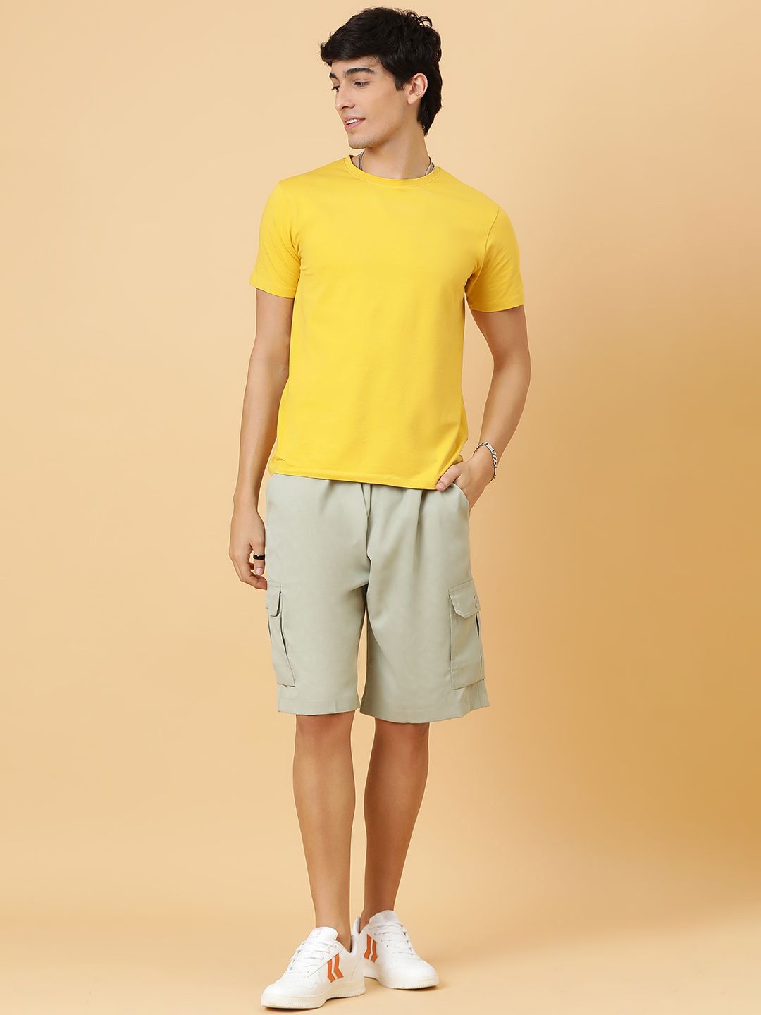 Kotty Men Low-Rise Regular Fit Cargo Shorts