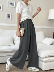 Kotty Women Relaxed Straight Leg Loose Fit High-Rise Wrinkle Free Regular Trousers