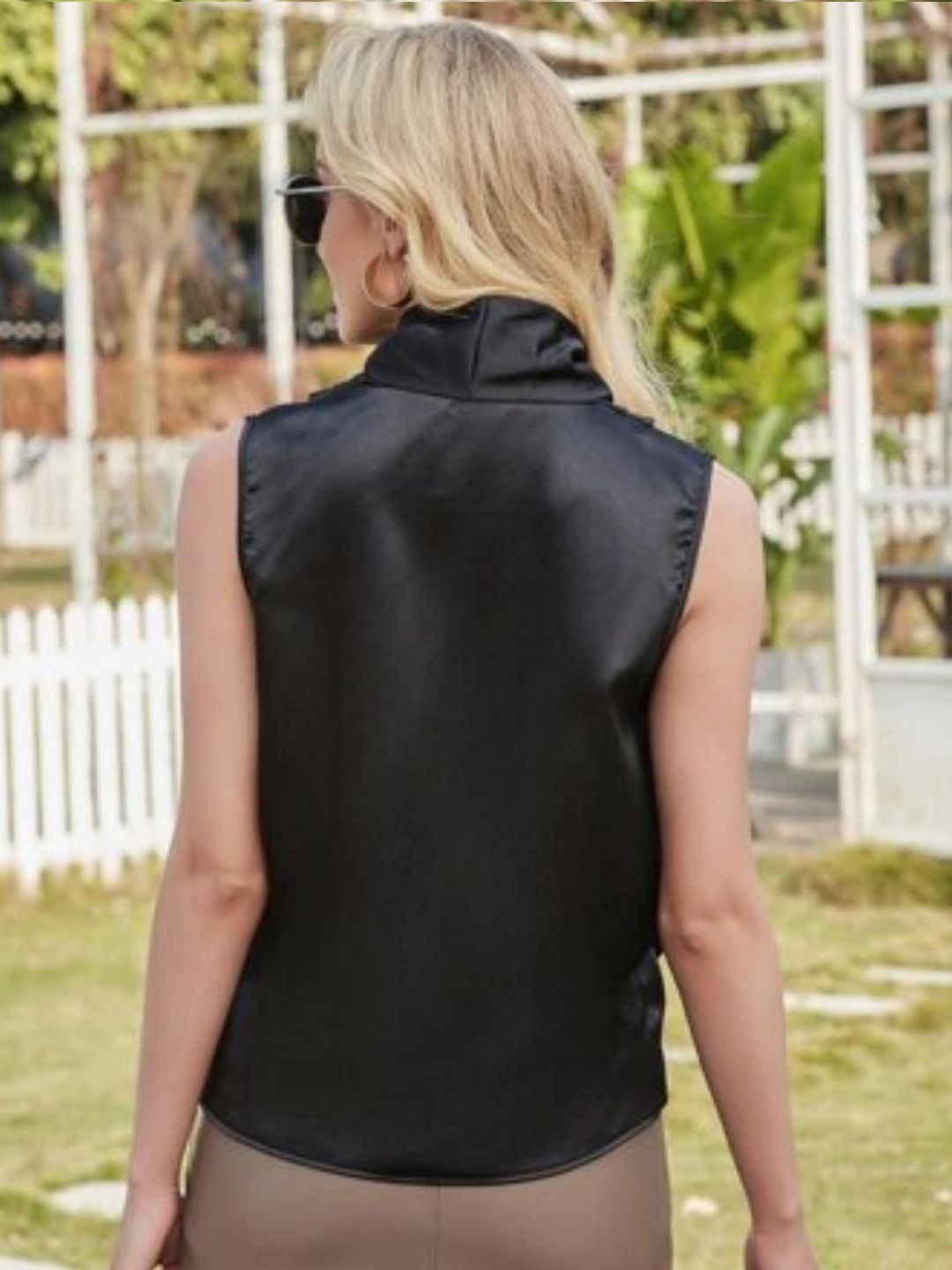 Kotty Women Solid Halter Neck Satin Top