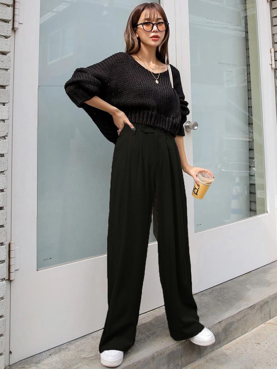 Kotty Women Relaxed Straight Leg Straight Fit High-Rise Easy Wash Pleated Trousers