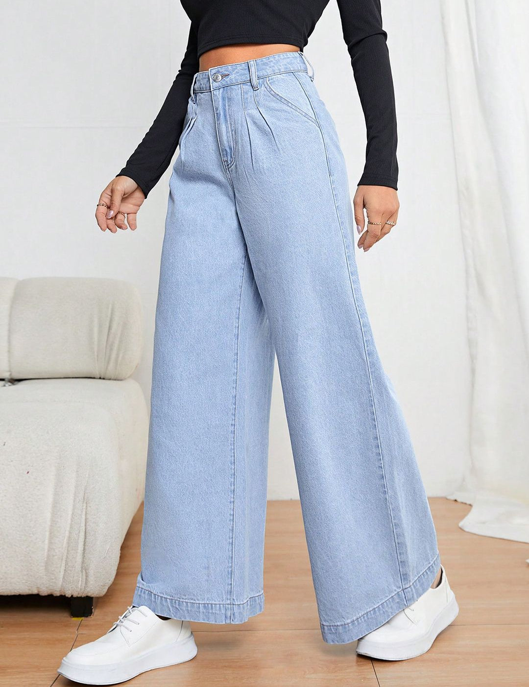 Kotty Women Flared High-Rise Stretchable Jeans