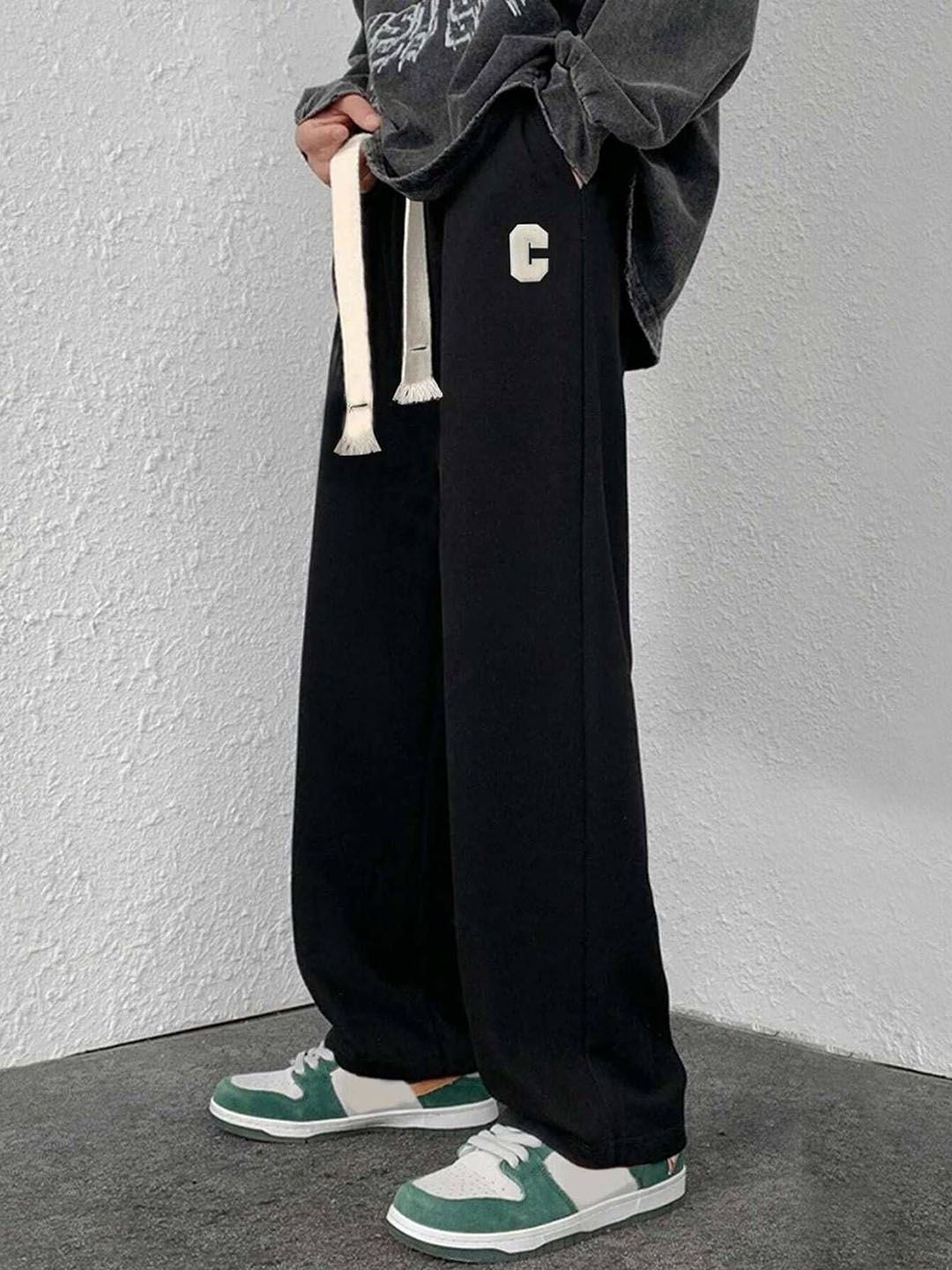 Kotty Men Solid Mid-Rise Relaxed Relaxed Fit Regular Trousers