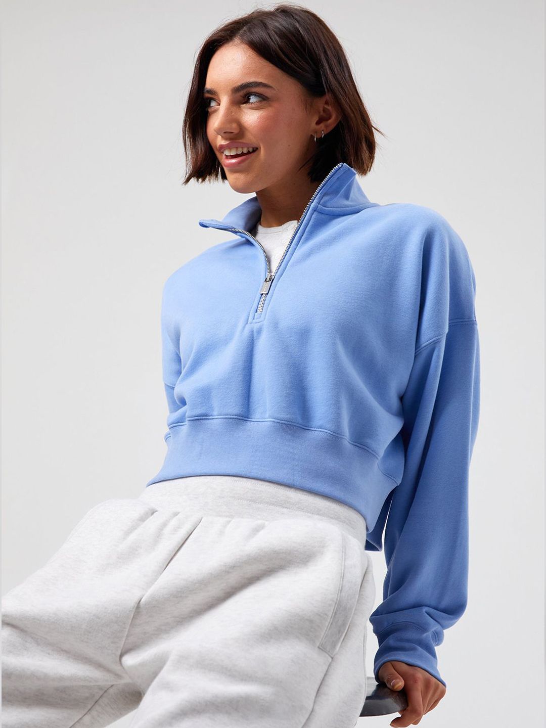 Kotty Women Mock Collar Crop Sweatshirt