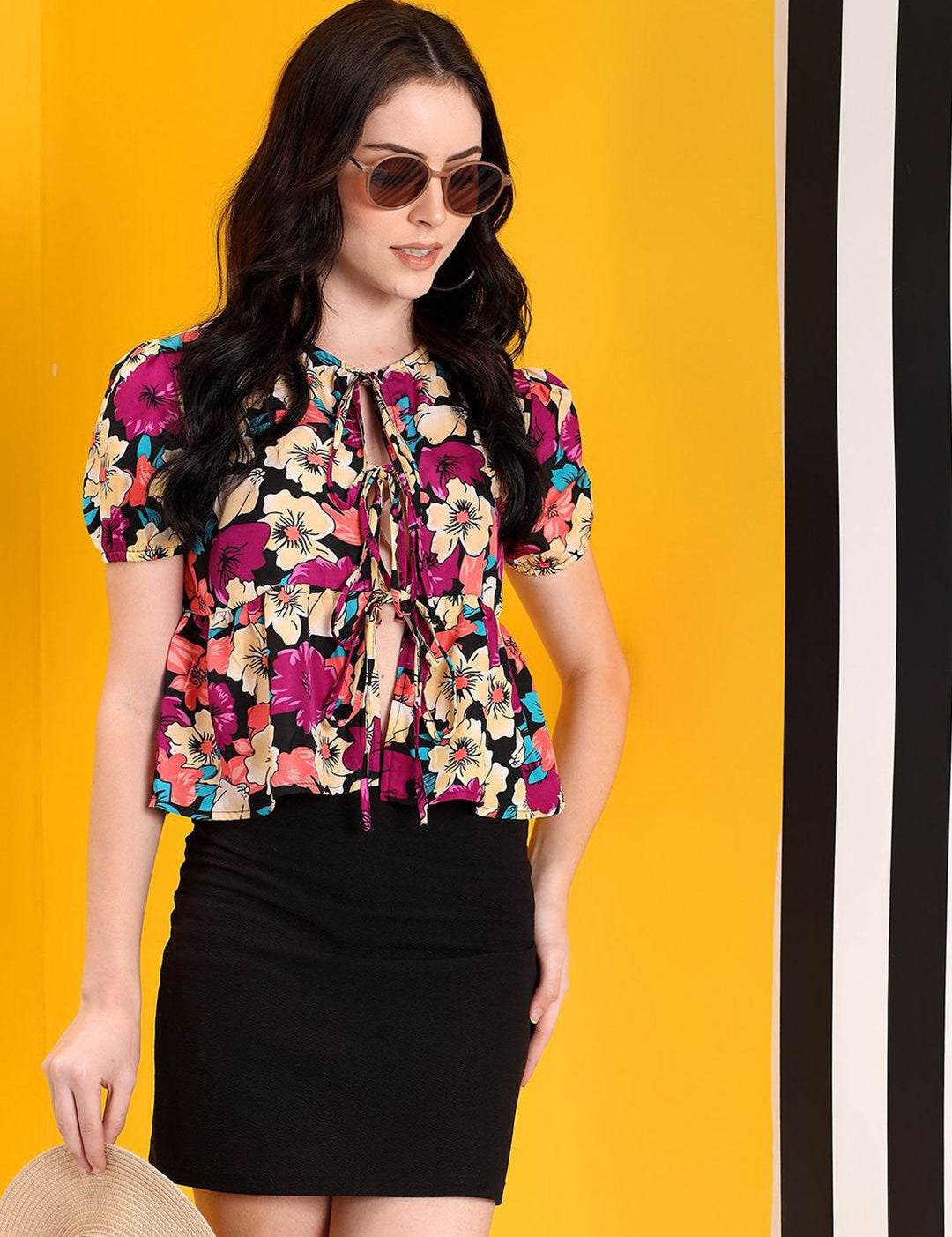 Kotty Women Printed Tie-Up Neck Crop Top